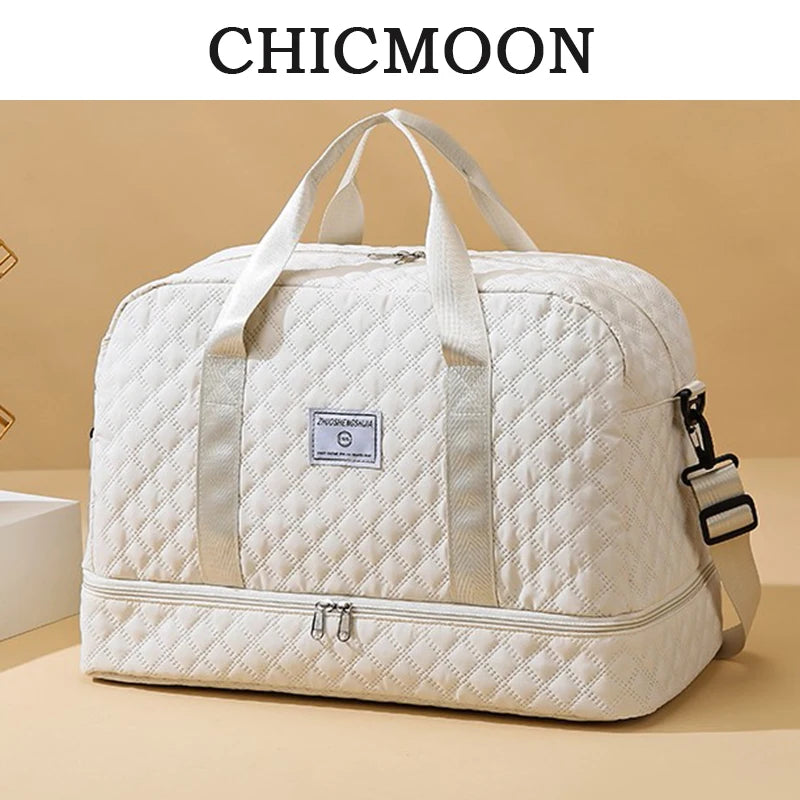 Diamond pattern Unisex travel bag.